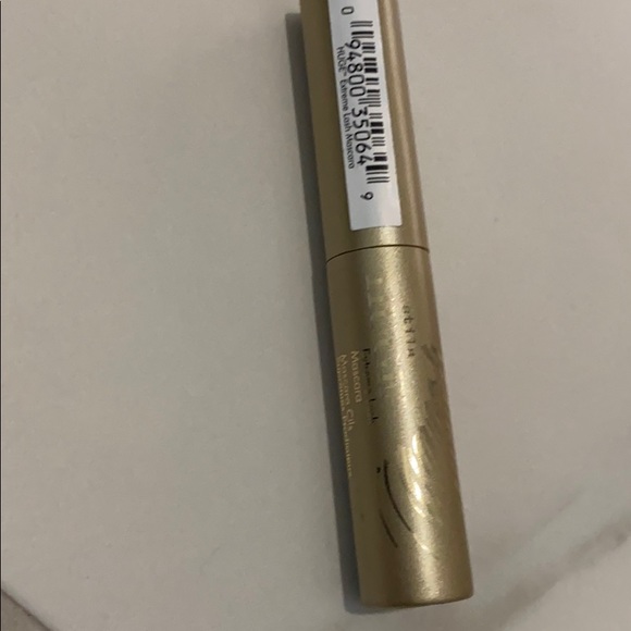New never used Stila mini Huge Mascara - Picture 3 of 5